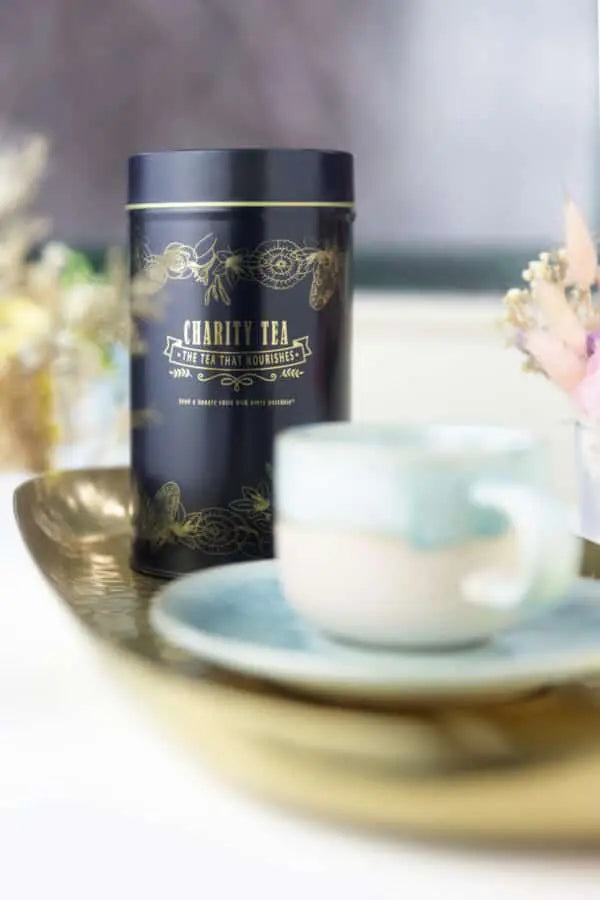 Enjoy the delicious flavour of Good Morning Organic Breakfast Teabags. This ethically sourced English breakfast tea contains an inviting blend of Fair Trade tea leaves from India and Sri Lanka. The signature tin contains 10 organic tea bags. Every purchase of Charity Tea™ helps feed a hungry child.