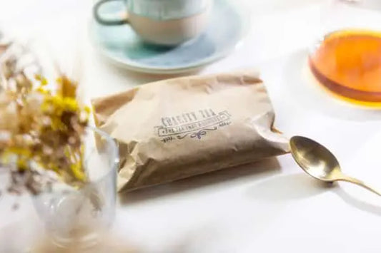 Enjoy the delicious flavour of Good Morning Organic Breakfast Teabags. This ethically sourced English breakfast tea contains an inviting blend of Fair Trade tea leaves from India and Sri Lanka. The signature tin contains 10 organic tea bags. Every purchase of Charity Tea™ helps feed a hungry child. 