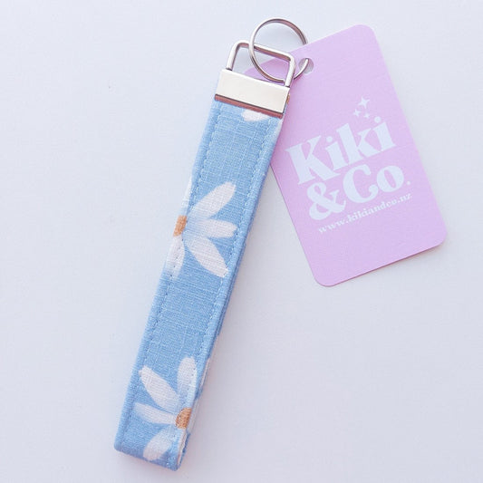 Kiki & Co Blue Daisy Key Chain