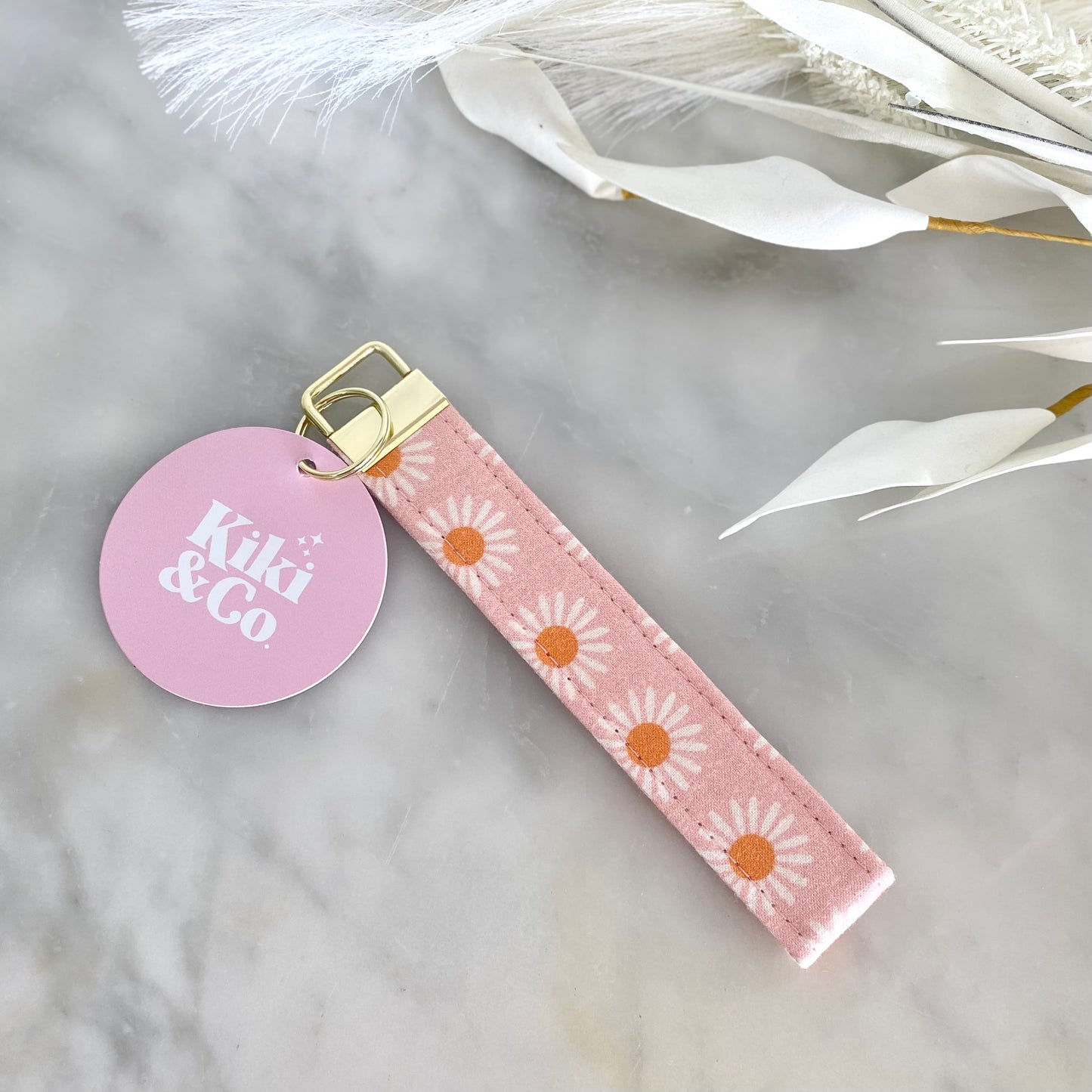 Pink Daisy Gift Box